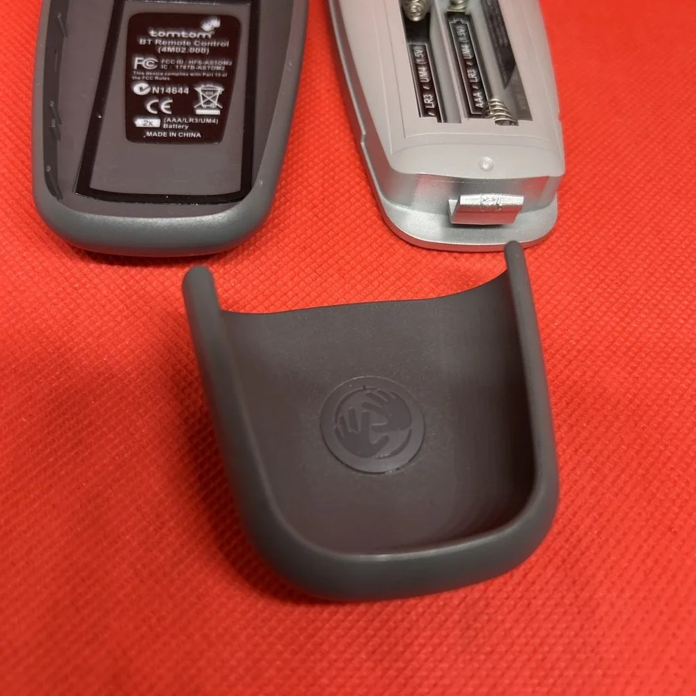 TomTom Go Remote Control Sat Nav GPS with Holdall Renault 4M02.000 Gray Used